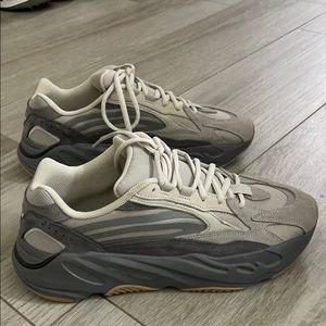 SOLD Yeezy Boost 700 V2 ‘Tephra’